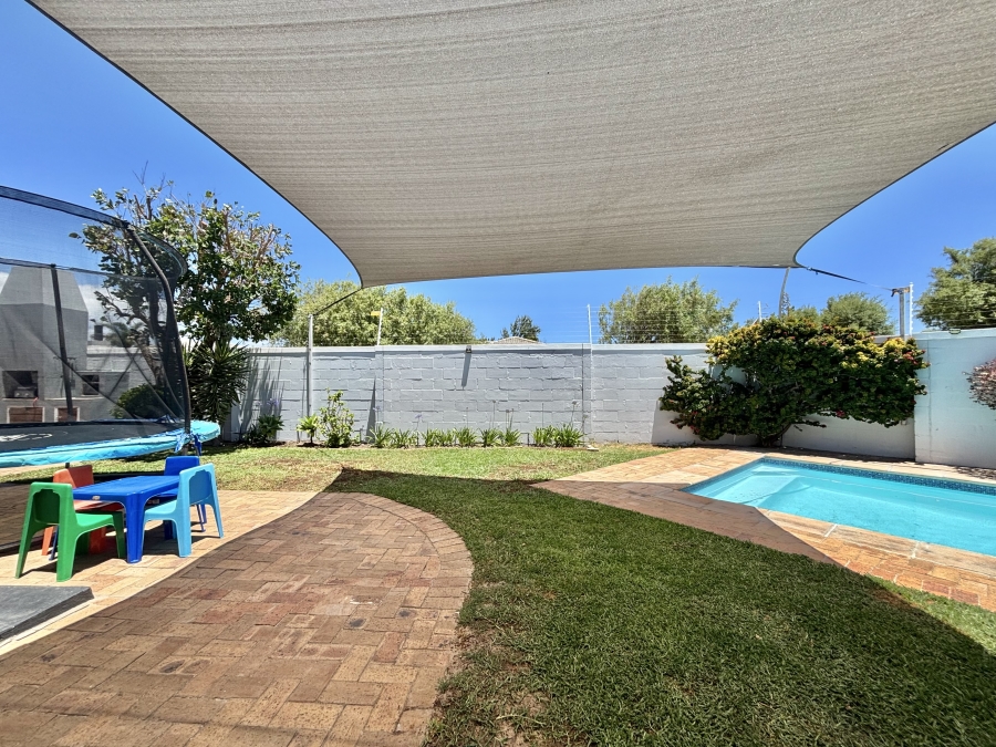 3 Bedroom Property for Sale in Sunningdale Western Cape